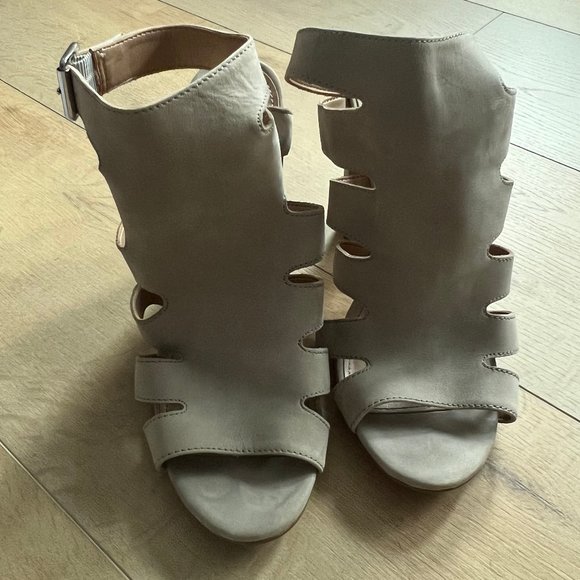 Steve Madden Callie Gray Suede Heeled Sandals - Picture 2 of 5